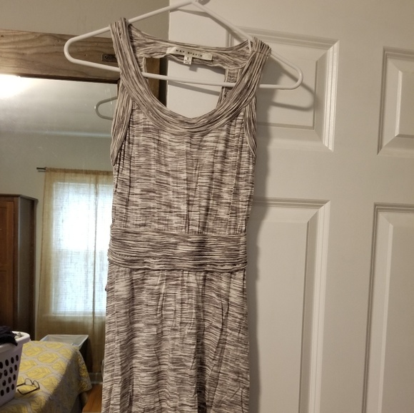 Dress - Picture 6 of 6